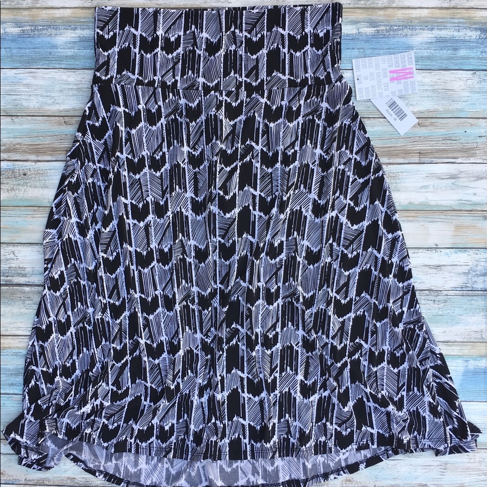 Black and white LuLaRoe Azure skirt, size Medium